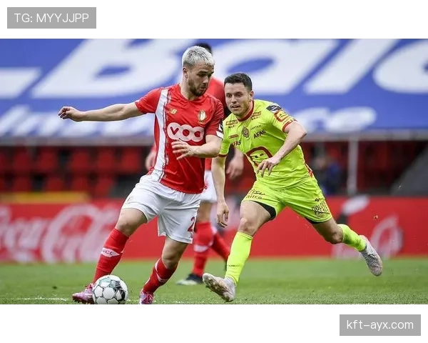 埃因霍温定位球战术再显神威,团队表现引广泛关注 埃因霍温定位球战术再显神威,团队表现引广泛关注